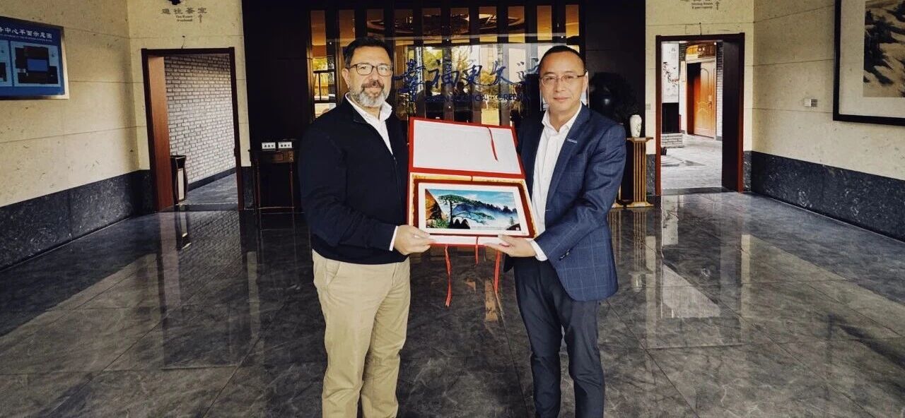 fe75dec74bc2310f15468a6a67ca64ee